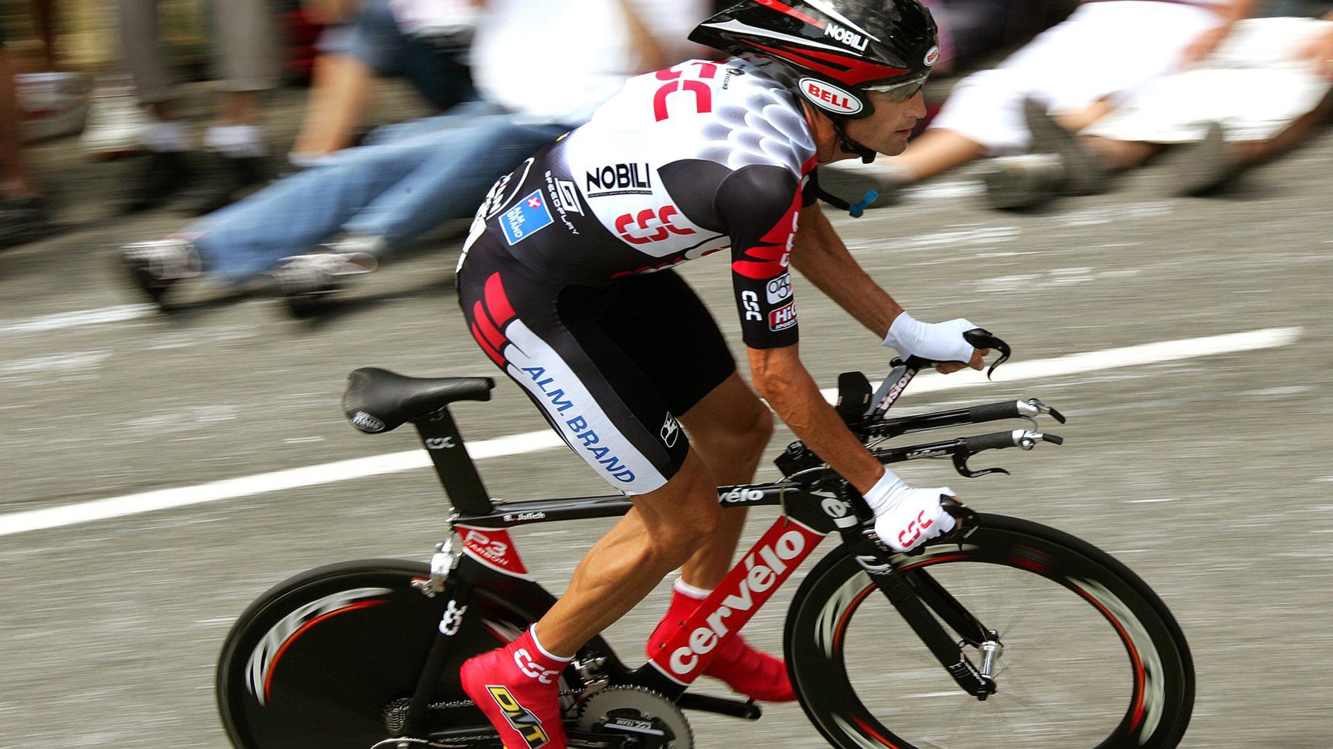 布伦森年度焦点战接管比赛，深圳队关键战突围公牛创历史