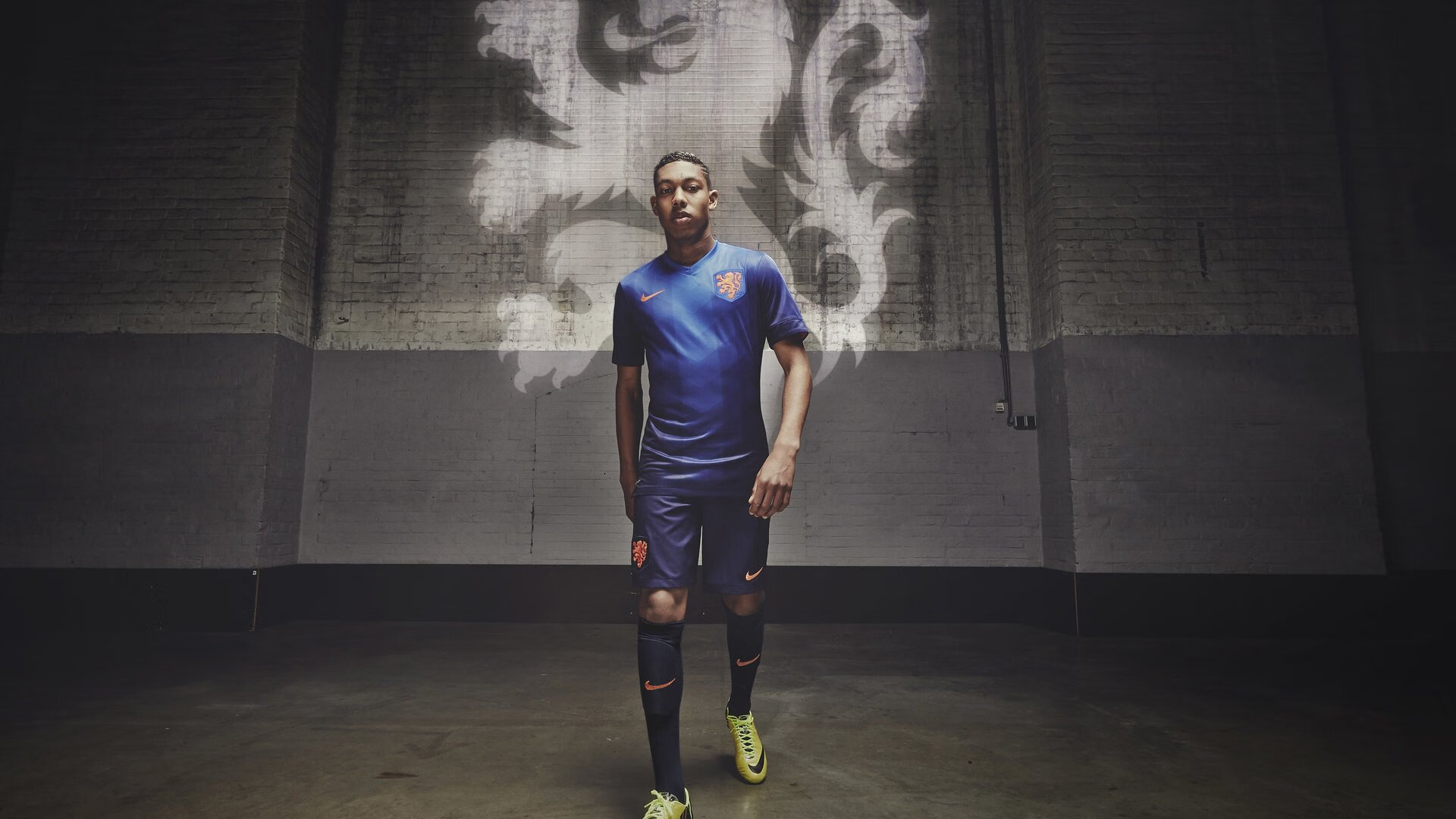 开云体育下载-锡安魔术接管F1生死战，从篮球场到赛车场的跨界争冠启示