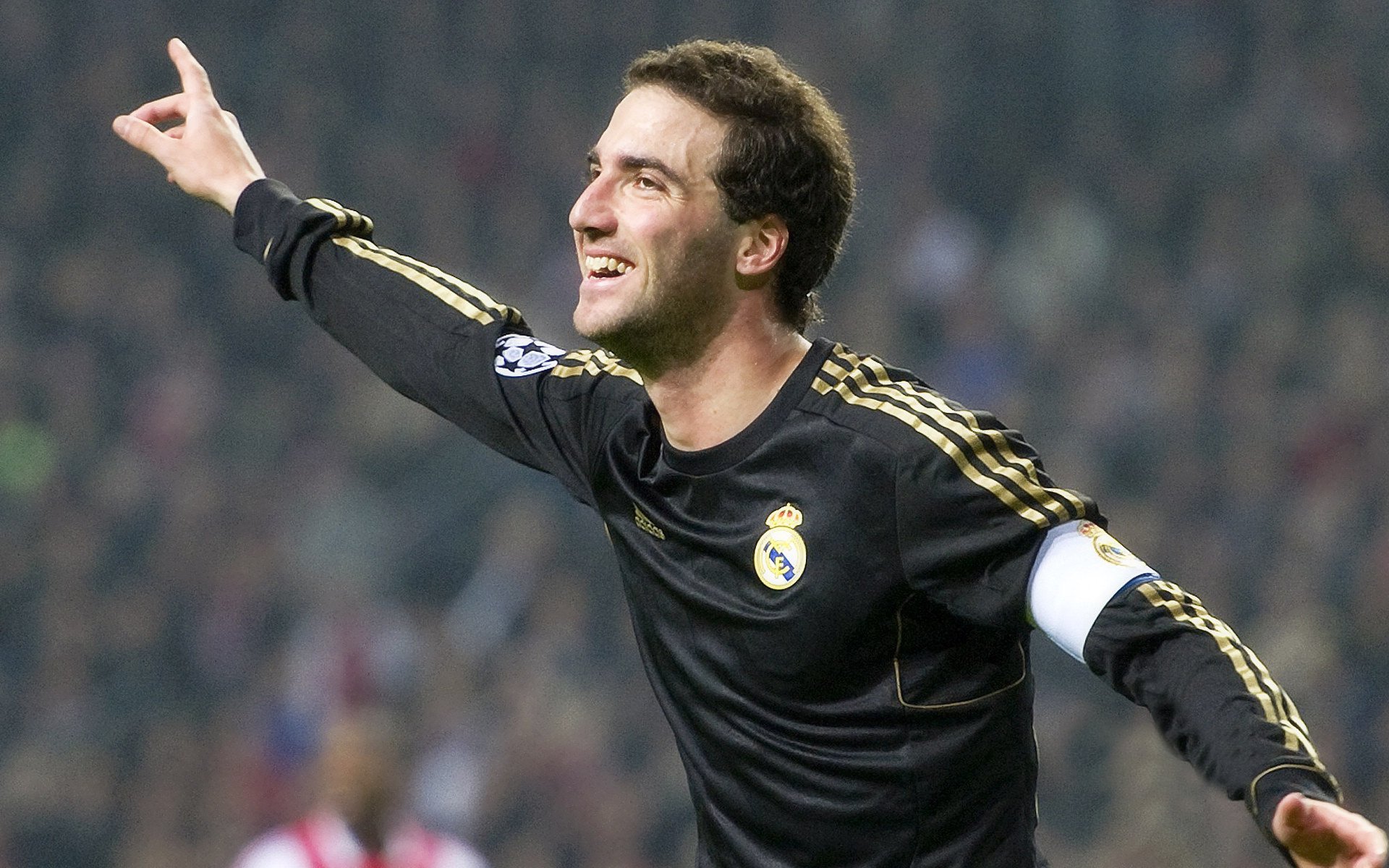 绿茵场外的控场大师，卡塞米罗如何用足球智慧点燃NBA季后赛之夜